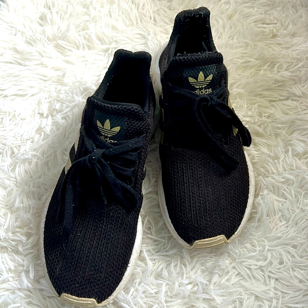 ADIDAS Swift